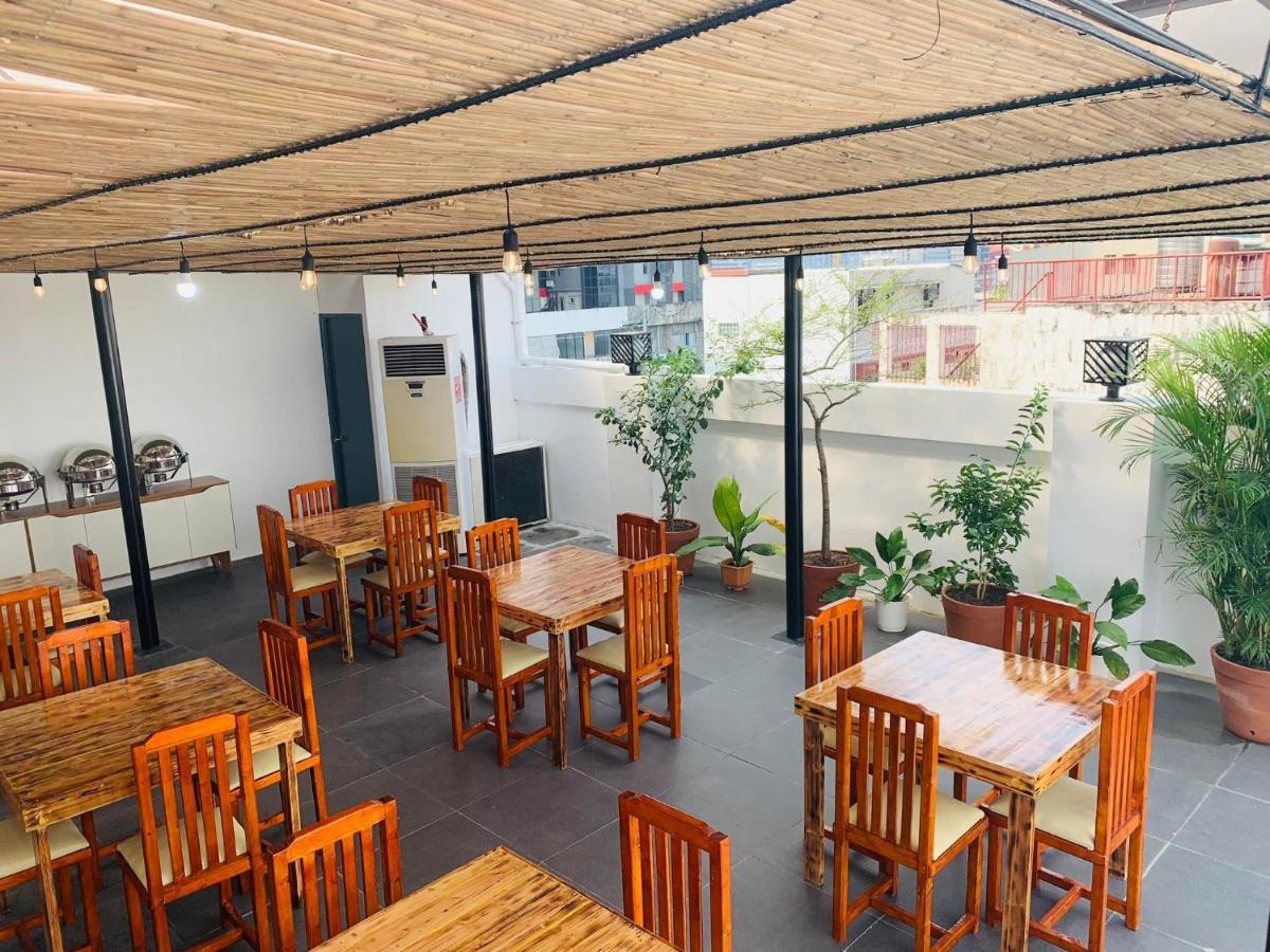Crosswinds Hotel Paranaque City Zewnętrze zdjęcie